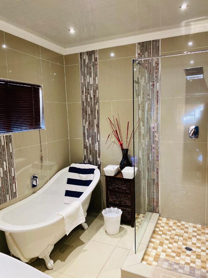 River Valley Guest House Butterworth Esterno foto