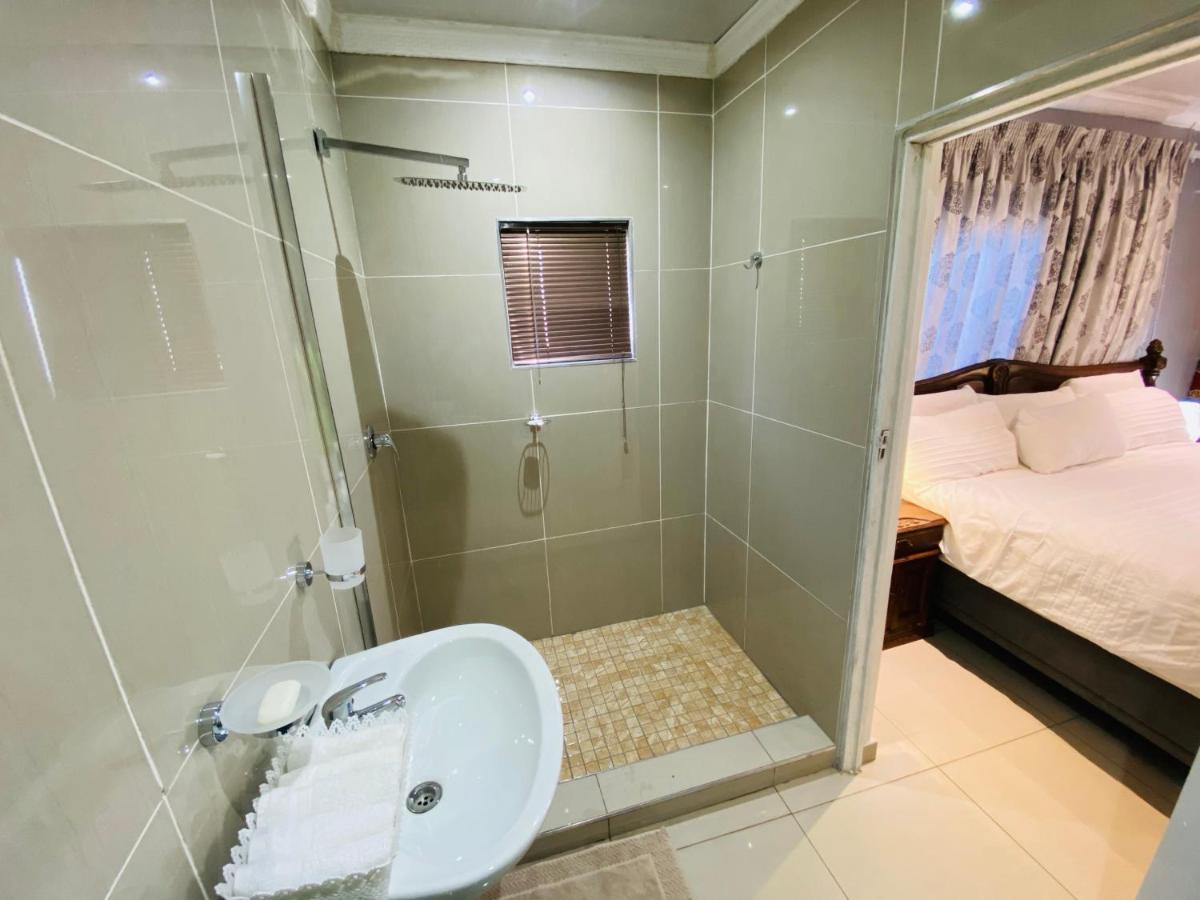 River Valley Guest House Butterworth Esterno foto
